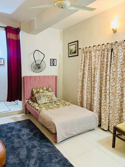 Cozy Room Availbale for per day / daily and weekly basis rent in E-11/2 Islamabad