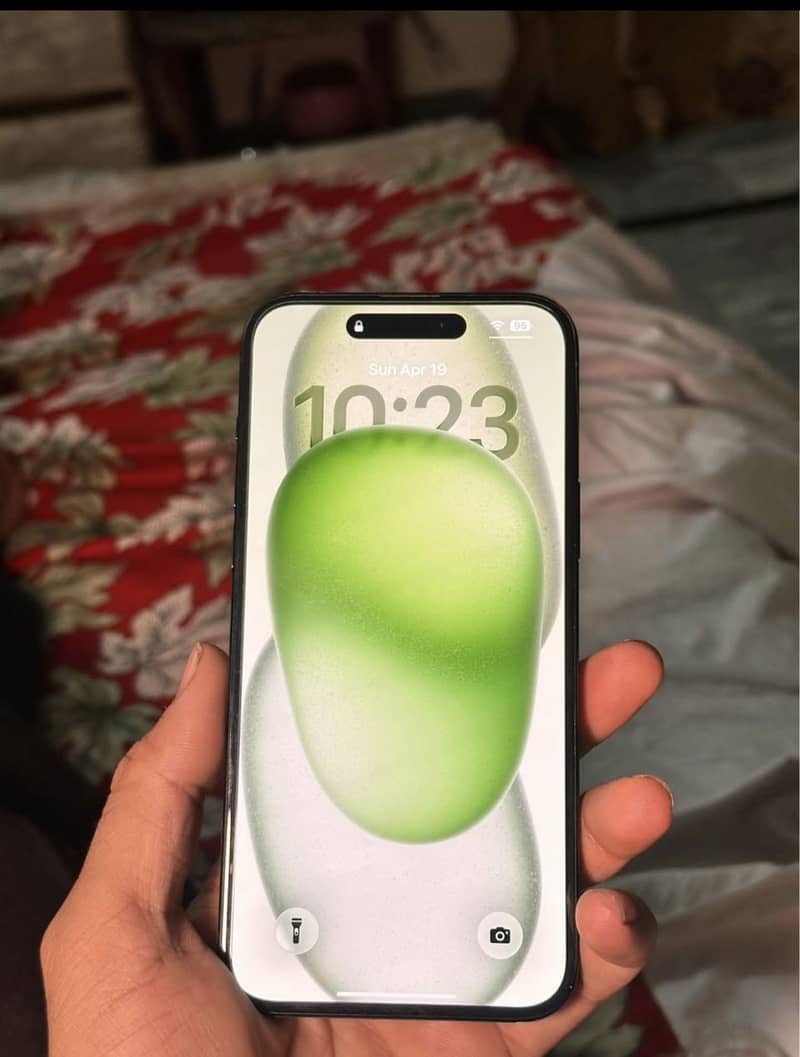 iPhone 15 plus 2