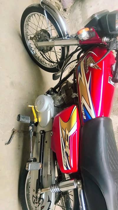 Honda CD 125 for sale jis bhai ny perchase krna ho srf Wohi rbta KRe
