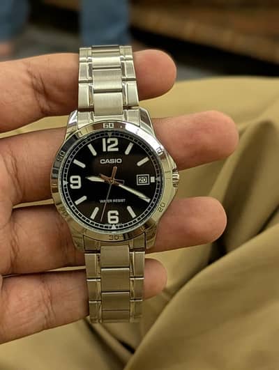 Casio mtp-v004d 1bu2df new like condition