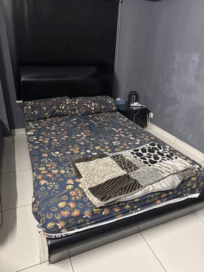 Single bed with metres