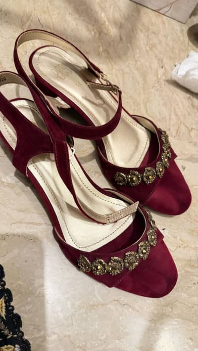Heels 2-3 inch size 40