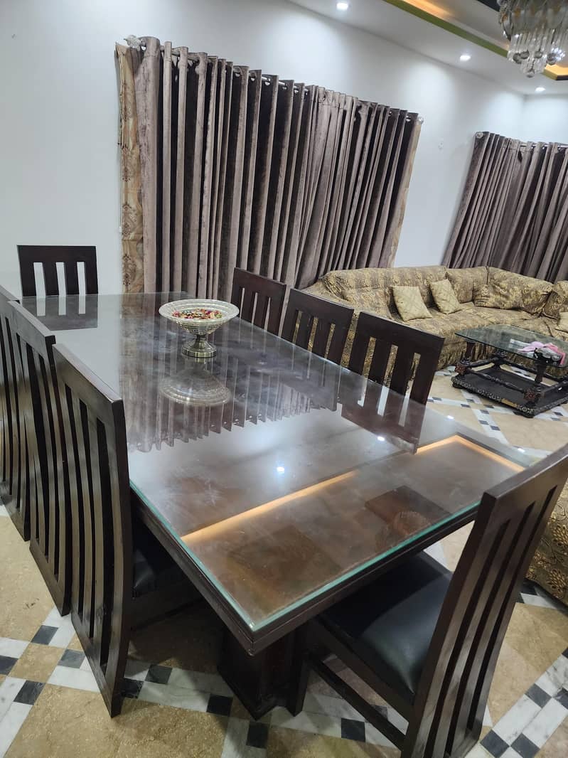 solid wood elegent dining table 8 seater 0