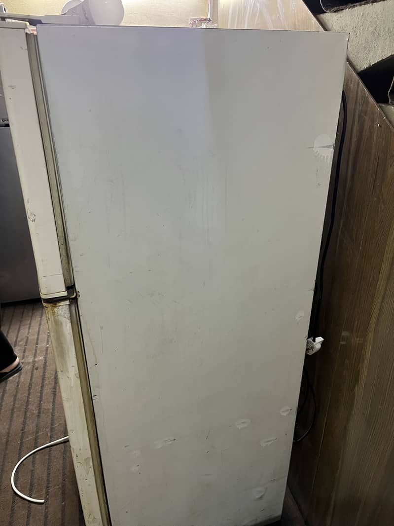 Refrigerator 0