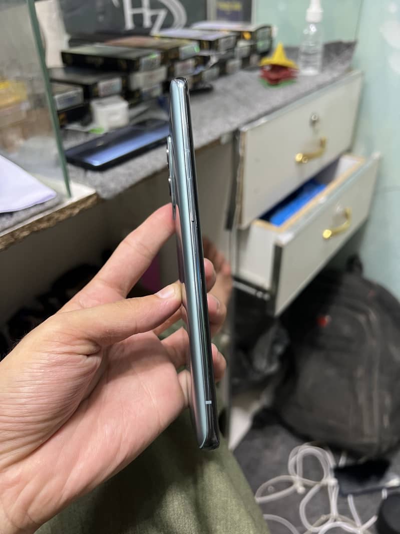 One plus 9 pro 4
