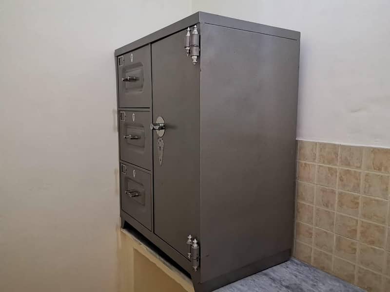 Full Size Safe 1