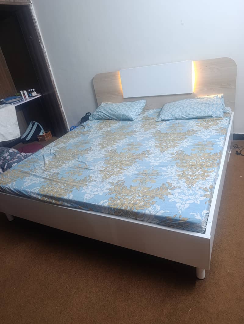 Interwood bed 1