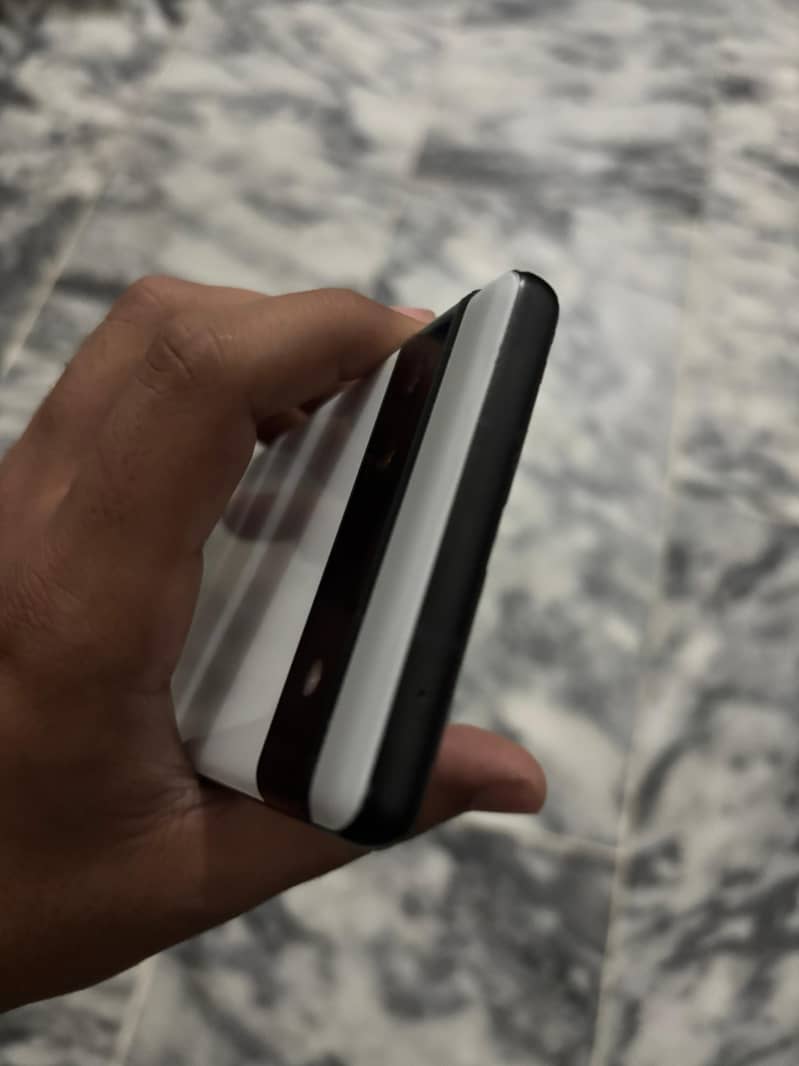 Google Pixel 6a 5