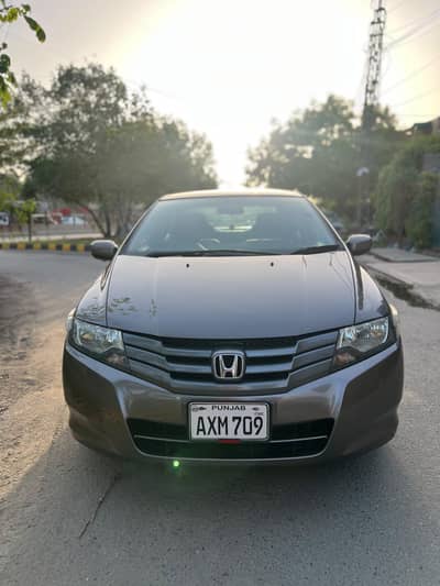 Honda City 2014 1.3 bumper to bumper geniune paint. Second owner.