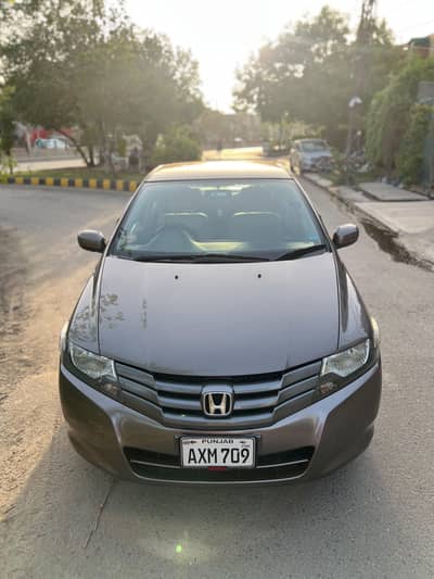 Honda City 2014 1.3 bumper to bumper geniune paint. Second owner.