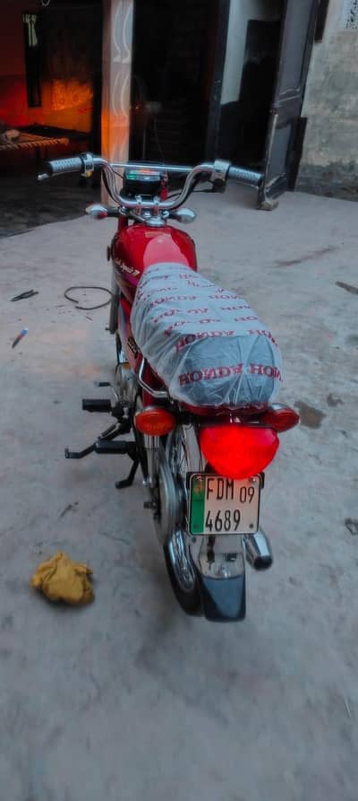 Honda CD 70 bike far syl