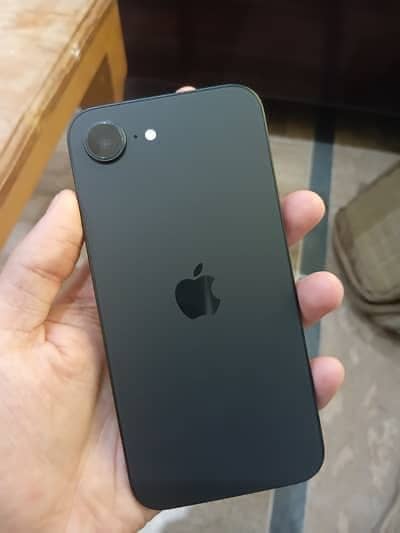iPhone 16e