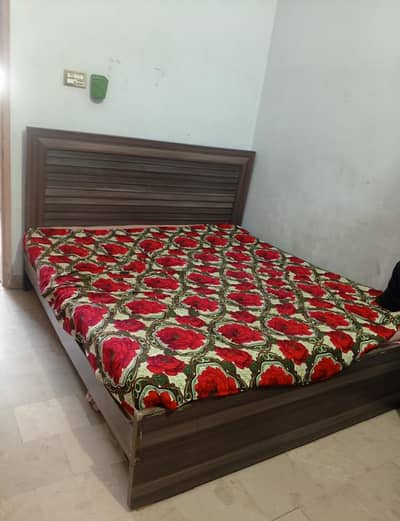 king size bed with dressing table
