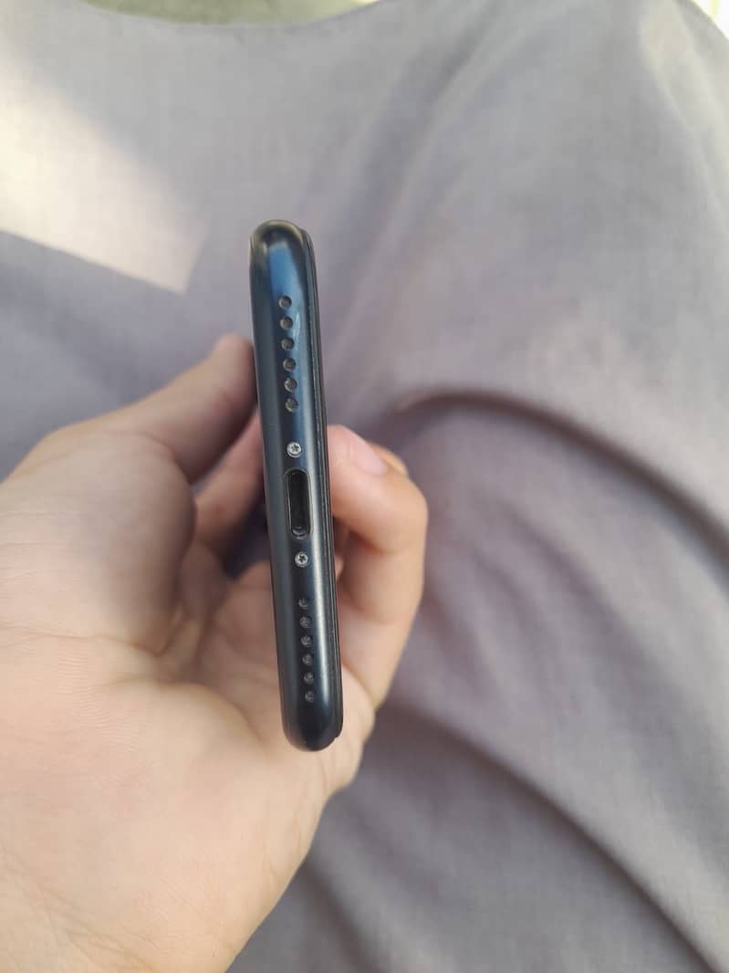 Apple iPhone SE 12