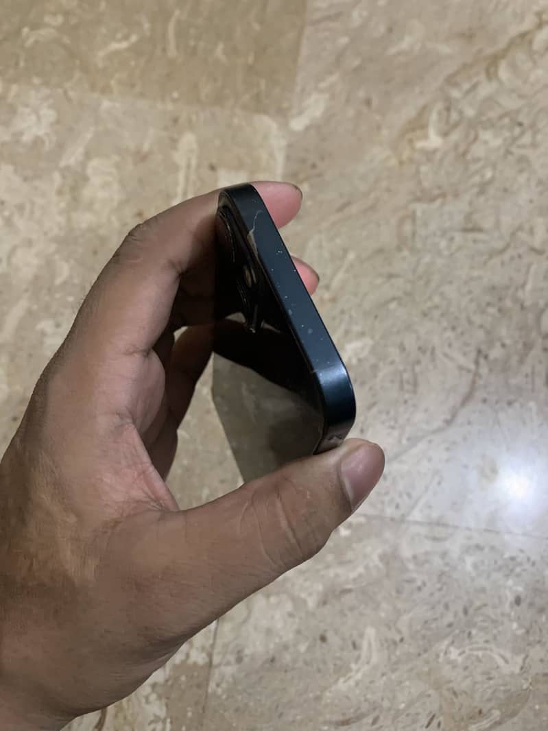 iPhone 13 1