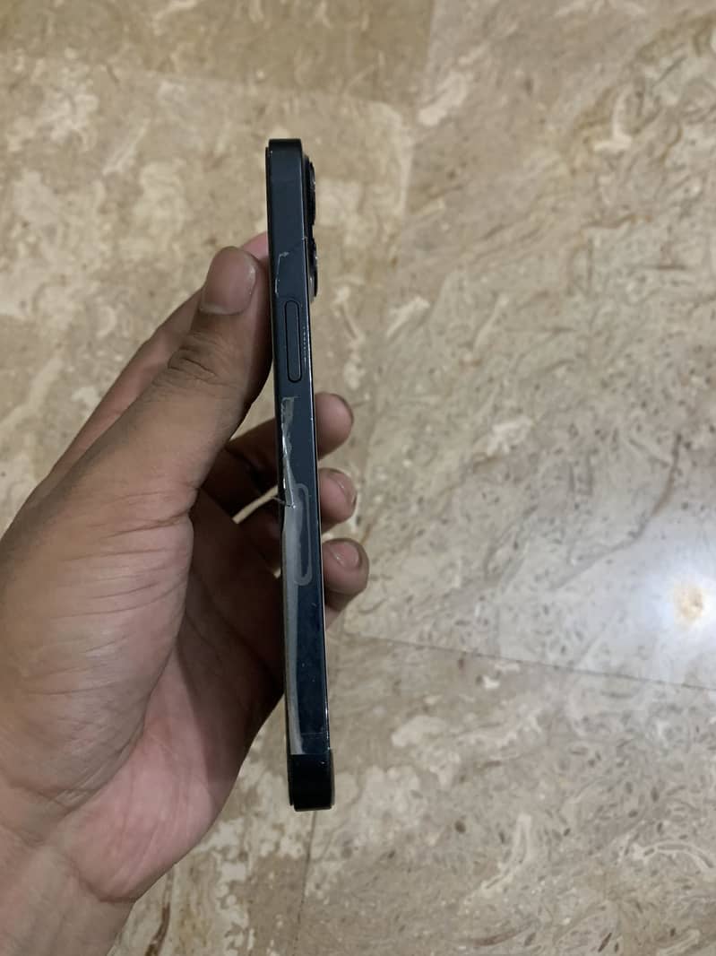 iPhone 13 2