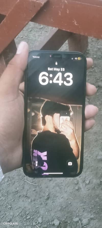 Iphone 12 /128 gb all okay sim glitch