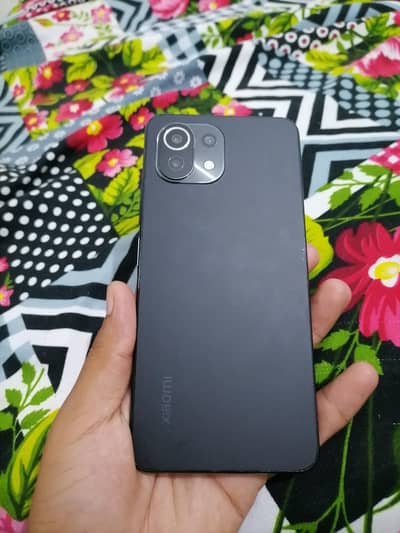 Xiaomi mi 11 lite 6+2/128 with box 10/10 condition Exchange possible