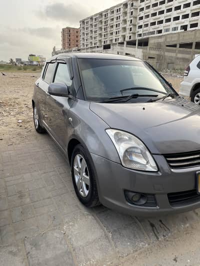 Suzuki swift dlx 2013