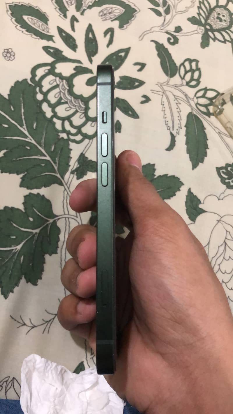 iPhone 13 fix price 4