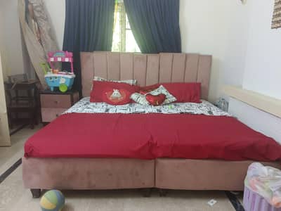 Beds n door n table n matrix for sale good condition