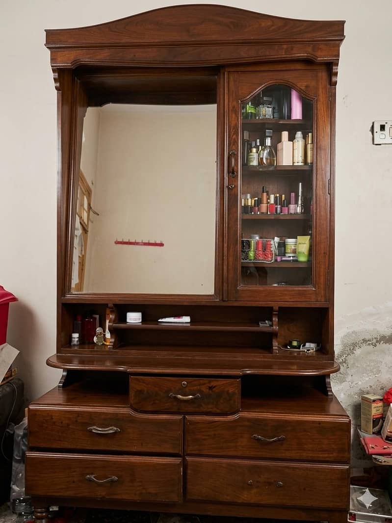 Dressing table 0