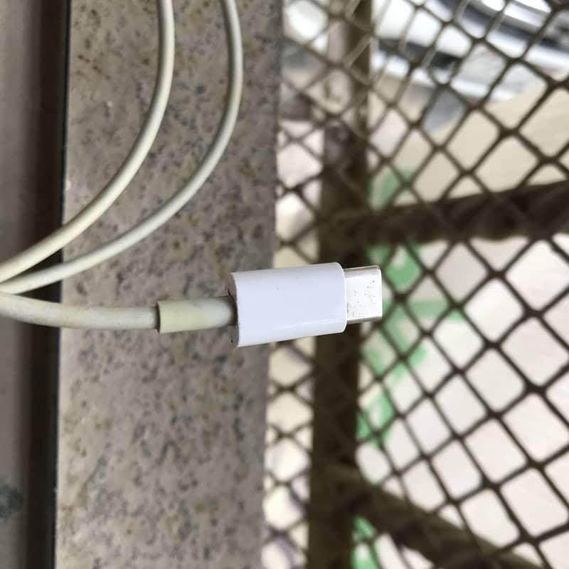 iPhone original cable 4