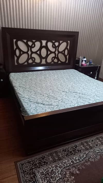 King Size Bed Set With side tables And Dresiing Table