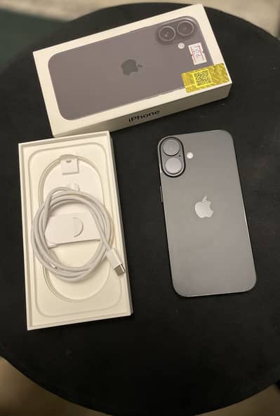 Apple iphone 16 128gb Black PTA Approved