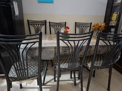 Dining table with 6 Chairs