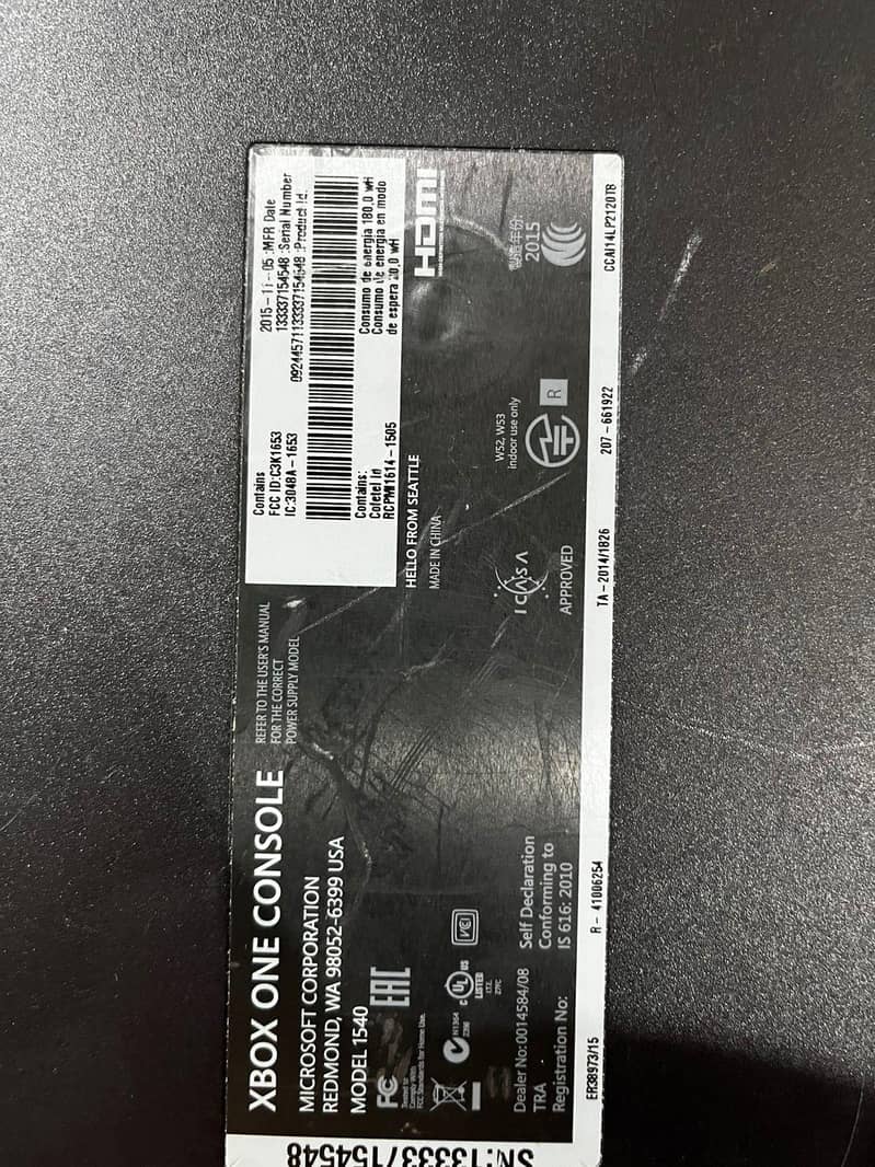 Game XBOX ONE with two  wireless controller 1