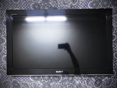 Sony Bravia 32" LCD TV (Full HD) with Remote + Wall Mounting Equipment