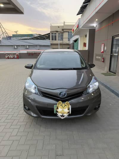 Toyota vitz 2012/2015