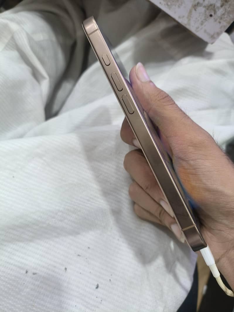 Iphone 16pro 2