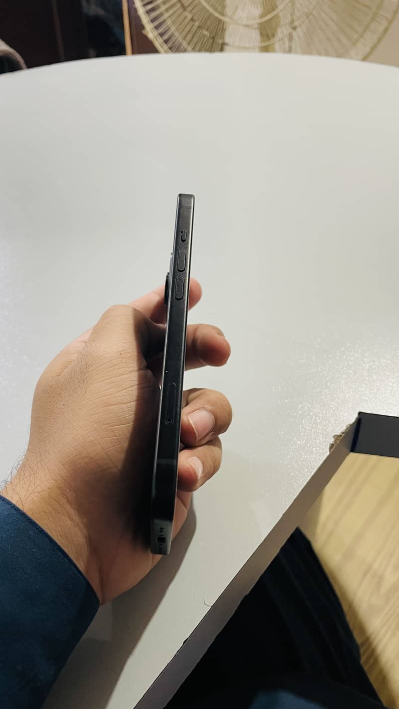 iPhone 15 2
