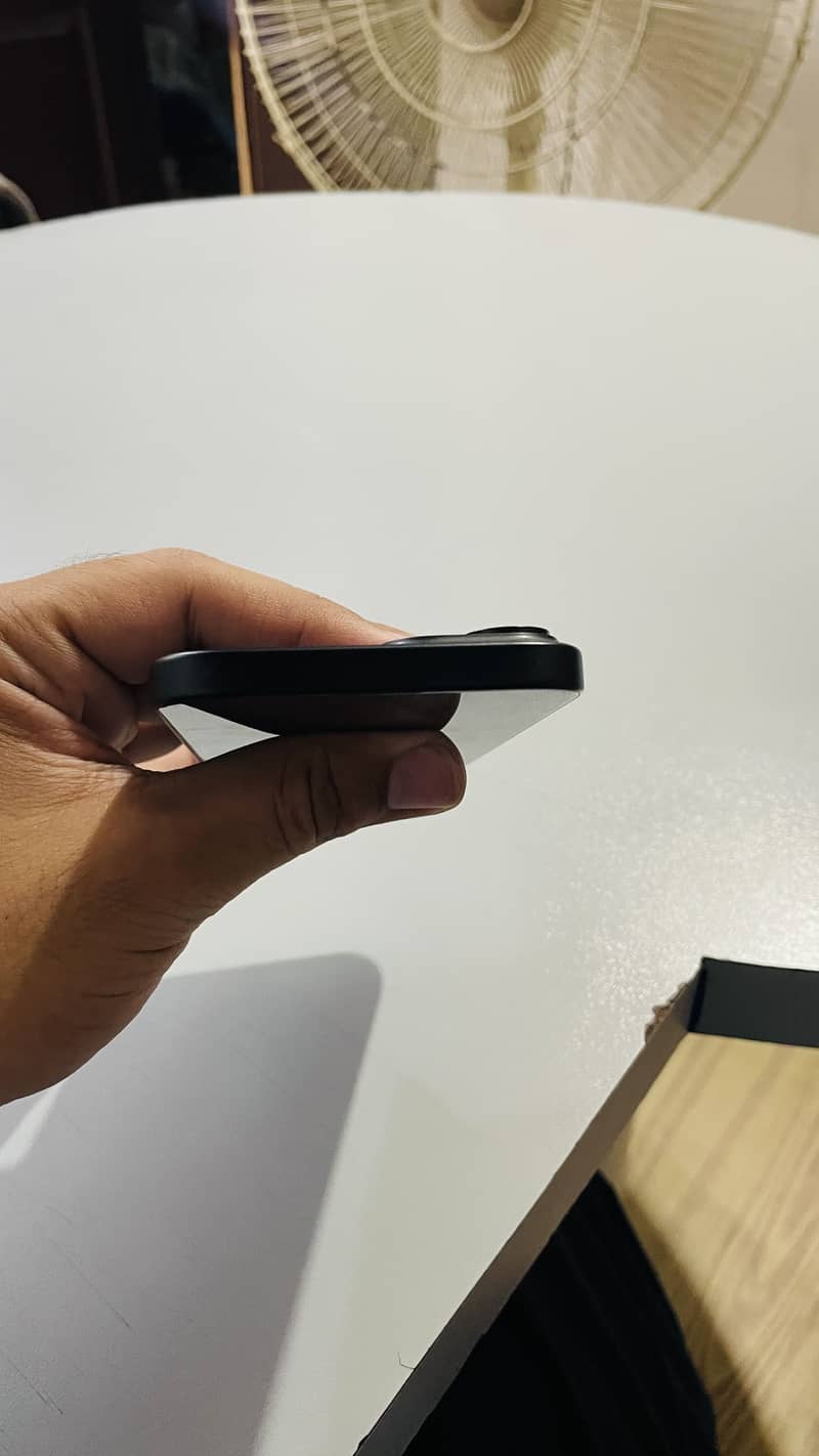 iPhone 15 3