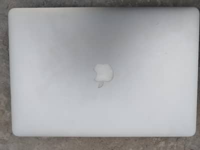 MacBook Pro Mid 2015 Quad Core Intel Core i7