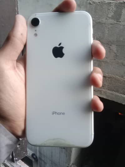 I phone xr all ok seald phone factory unlocked
