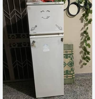 indesit brand doors broken cooling itni bhtreen ha