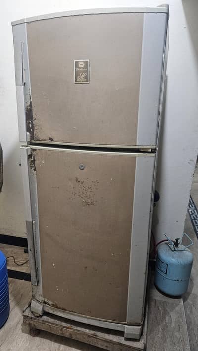 Dawlance Refrigerator/ Fridge
