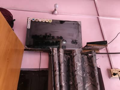 Ecosatr 32 inch LCD