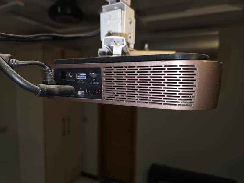 Viewsonic M2 1080p Smart LED Projector 2