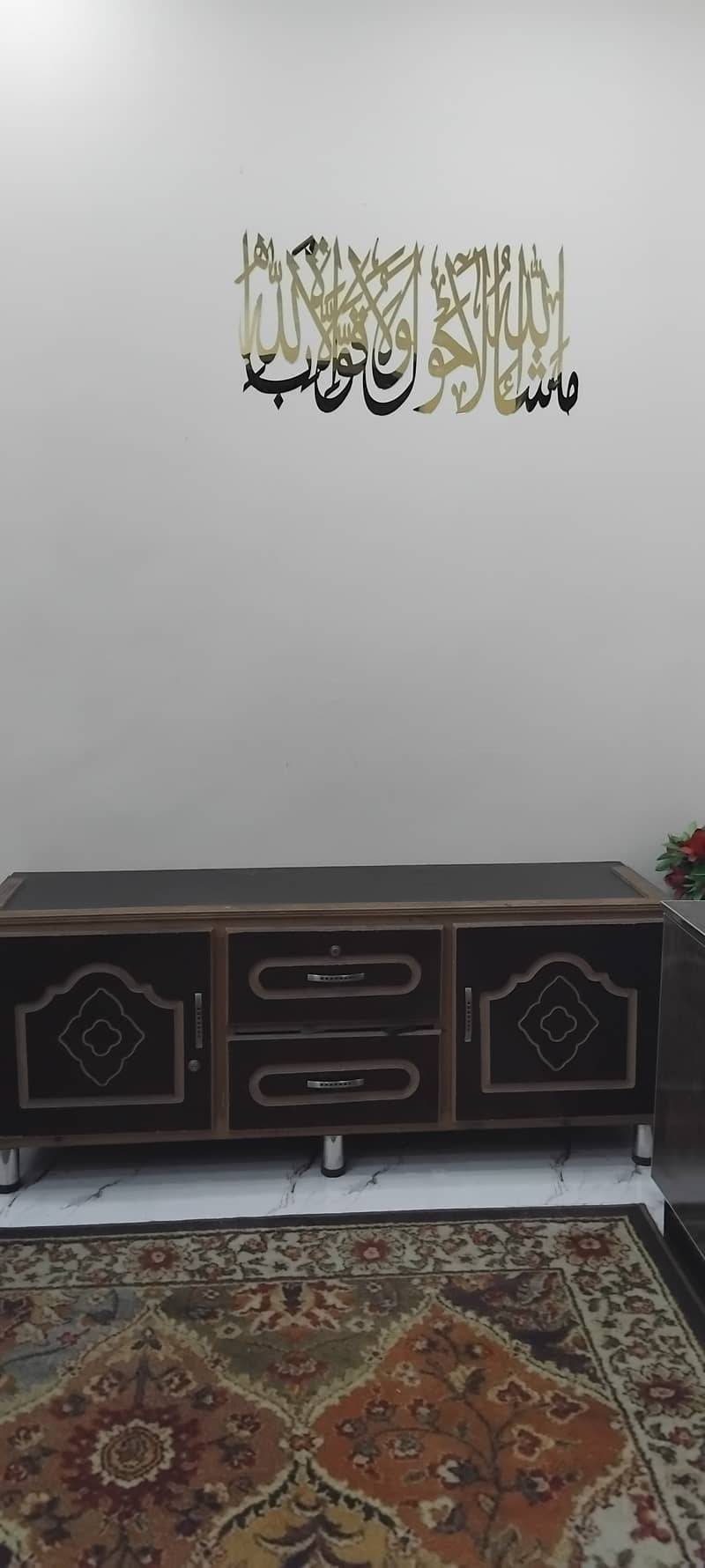 Console table 0