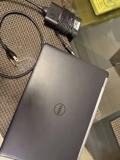 Dell Latitude E5470 – i7 6th - 2gb Dedicated Gpu - 8gb - 256gb