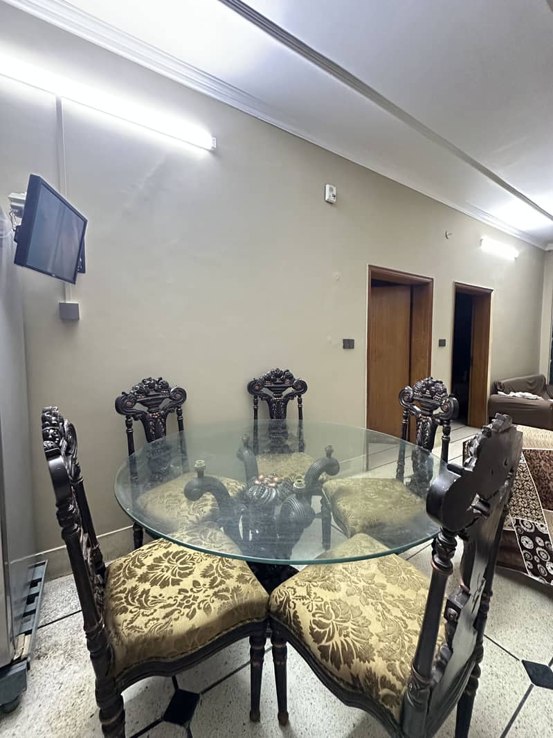 Dining Table 5 seater 1