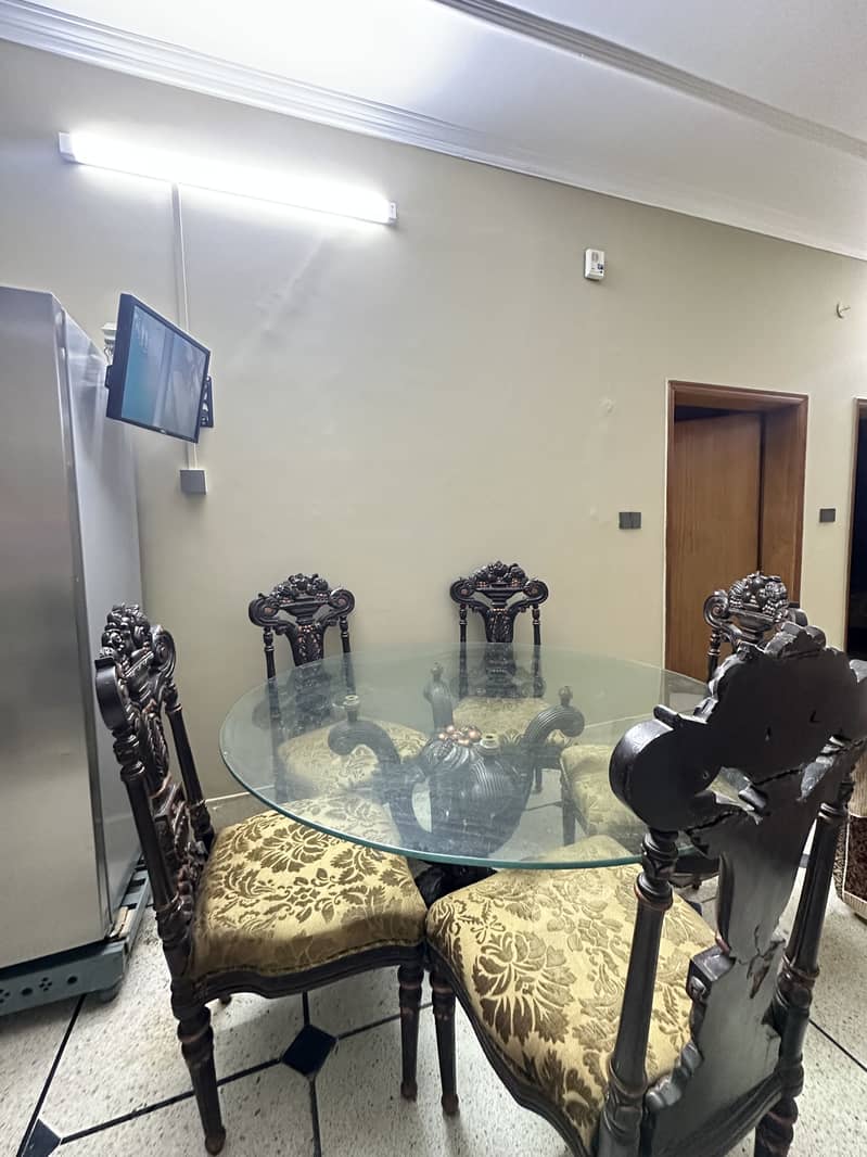 Dining Table 5 seater 2