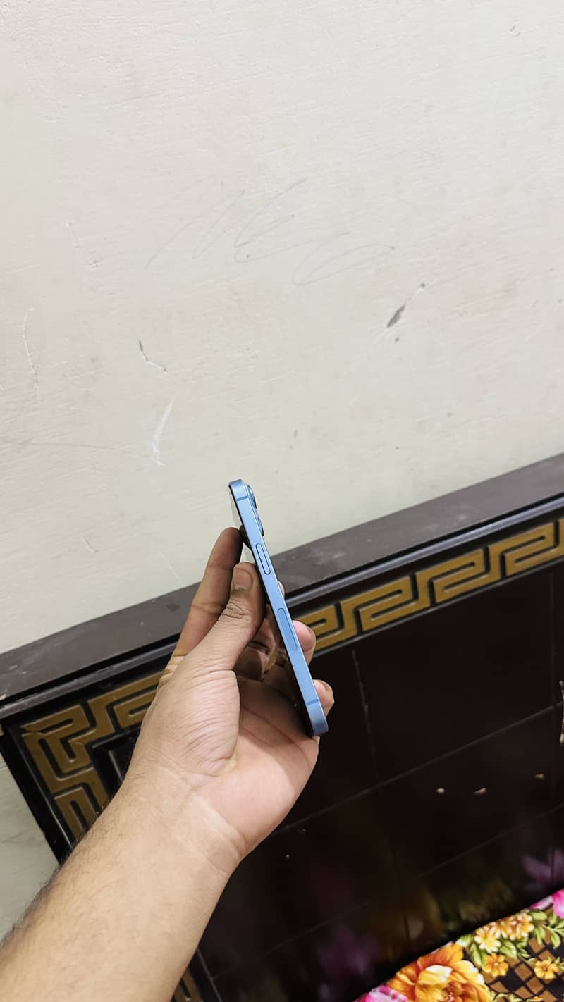 iPhone 14 2