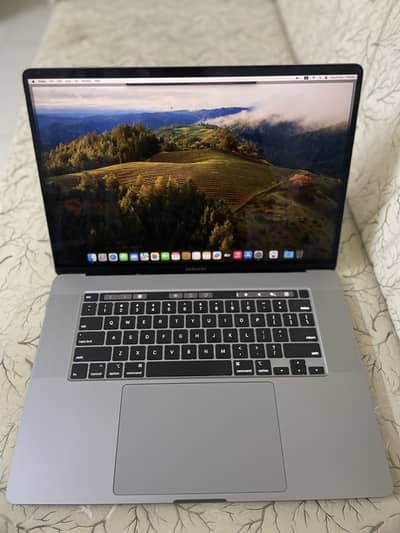 Macbook Pro 2019 16-inch Core i9 8 cores  32gb Ram 2TB ssd 4gb