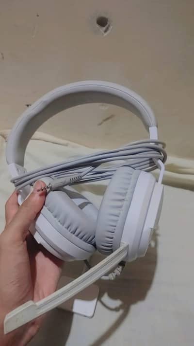 Gaming Headphones and Splitter