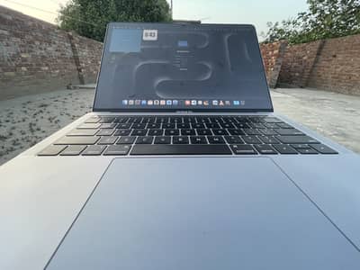 Macbook Pro 13” 2018 | i5 | 16gb ram - 256 SSD | Touch bar